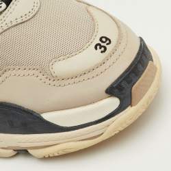 Pre Owned حذاء رياضي بالنسياغا تريبل إس جلد صناعي وكريم شبك بأربطة مقاس 39