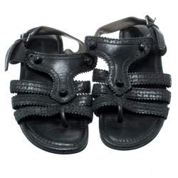 Pre Owned صندل بالنسياغا فلات سير T ارينا جلد أسود مقاس 37