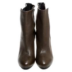 Pre Owned حذاء بوت كاحل بالنسياغا كعب عريض جل دمنقوش أسود/ بني مقاس 38.5