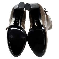 Pre Owned حذاء بوت كاحل بالنسياغا كعب عريض جل دمنقوش أسود/ بني مقاس 38.5