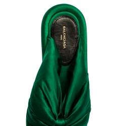مملوكة مسبقًا Balenciaga Green Satin Bow Flat Slides Size 36