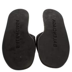 Pre Owned حذاء سلايدز بالنسياغا شعار هوتيل قماش أسود مقاس 39