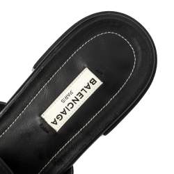 Pre Owned حذاء بالنسياغا فلات ترصيعات جيانت جلد أسود  مقاس 37