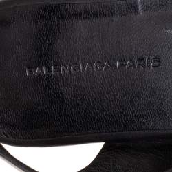 Pre Owned صندل فلات بالنسياغا فلات سير كاحل مرصع جلد بيج مقاس 39