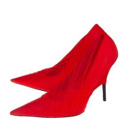 Pre Owned حذاء كعب عالي بالنسياغا مقدمة مدببة قماش سترتش أحمر مقاس 39.5