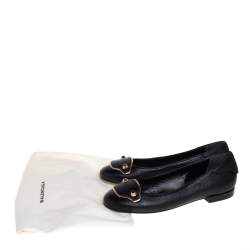 مملوكة مسبقًا حذاء باليرينا فلات بالنسياغا جلد أسود مزخرف مقاس 37