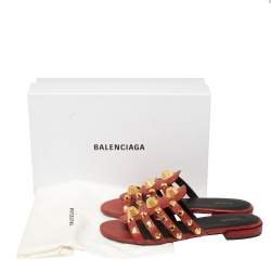 Pre Owned صندل سلايد فلات بالنسياغا مرصع زخارف كبيرة الحجم جلد أحمر مقاس 39.5