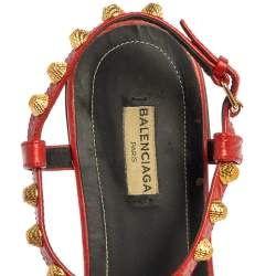 Pre Owned حذاء فلات بإصبع بالنسياغا مرصع جلد أحمر مقاس 40