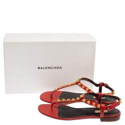 Pre Owned حذاء فلات بإصبع بالنسياغا مرصع جلد أحمر مقاس 40