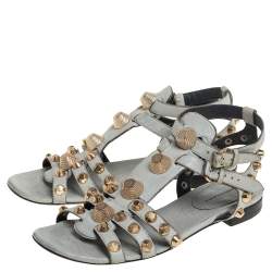 Pre Owned صندل فلات بالنسياغا جلد رصاصي مرصع سير كاحل مقاس 38.5