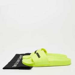 مملوكة مسبقًا Balenciaga Neon Green Rubber Embossed Logo Slides Size 38