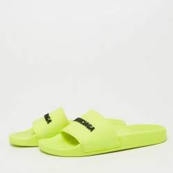 مملوكة مسبقًا Balenciaga Neon Green Rubber Embossed Logo Slides Size 38