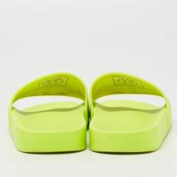 مملوكة مسبقًا Balenciaga Neon Green Rubber Embossed Logo Slides Size 38