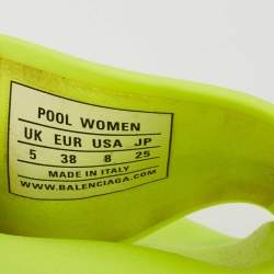 مملوكة مسبقًا Balenciaga Neon Green Rubber Embossed Logo Slides Size 38