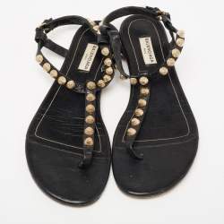 مملوكة مسبقًا Balenciaga Black Leather Studded Arena Flat Thong Sandals Size 38