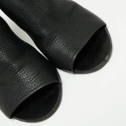 مملوكة مسبقًا Balenciaga Black Leather Open Toe Glove Slingback Sandals Size 39