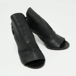 مملوكة مسبقًا Balenciaga Black Leather Open Toe Glove Slingback Sandals Size 39