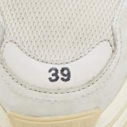 Pre Owned حذاء رياضي بالنسياغا "تريبل أس" منخفض من أعلى نعل خارجي شفاف جلد و شبك كريمي مقاس 39