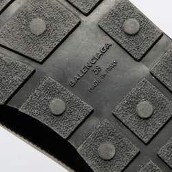 مملوكة مسبقًا حذاء رياضي بالنسياغا رايس رونر  سويدي وشبك وجلد أحمر عنق منخفض مقاس 38 