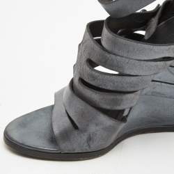مملوكة مسبقًا Balenciaga Grey Leather Wedge Ankle Strap Sandals Size 40