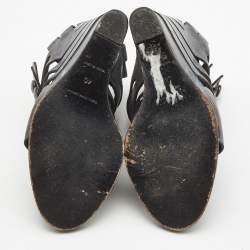 مملوكة مسبقًا Balenciaga Grey Leather Wedge Ankle Strap Sandals Size 40