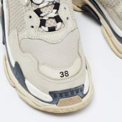 مملوكة مسبقًا Balenciaga Light Grey Mesh and Leather Triple S Sneakers Size 38