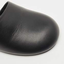 مملوكة مسبقًا Balenciaga Black Leather Lady Mules Sandals Size 41