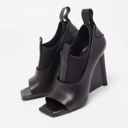 مملوكة مسبقًا Balenciaga Black Leather Wedge Open Toe Pumps Size 36.5