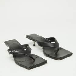 مملوكة مسبقًا Balenciaga Black Leather Thong Slide Sandals Size 39