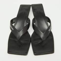 مملوكة مسبقًا Balenciaga Black Leather Thong Slide Sandals Size 39