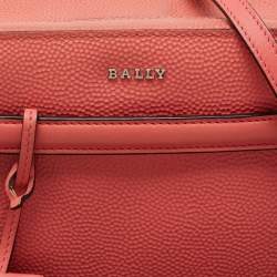 Pre Owned Bally Pink Textured Leather Zip Camera Crossbody Bag