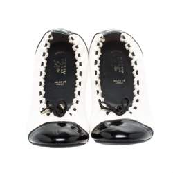 Bally Monochrome Leather Sayana Cap Toe Scrunch Ballet Flats Size 40