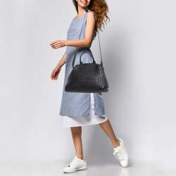 Pre Owned Bottega Veneta Black Padded Intrecciato Leather Medium Top Handle Bag