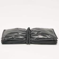 مملوكة مسبقًا Bottega Veneta Black Padded Leather Bifold Clutch