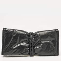 مملوكة مسبقًا Bottega Veneta Black Padded Leather Bifold Clutch