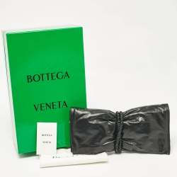 مملوكة مسبقًا Bottega Veneta Black Padded Leather Bifold Clutch