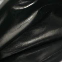 مملوكة مسبقًا Bottega Veneta Black Padded Leather Bifold Clutch