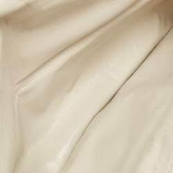 مملوكة مسبقًا Bottega Veneta Off-White Padded Leather Bifold Clutch