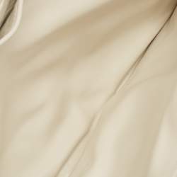 مملوكة مسبقًا Bottega Veneta Off-White Padded Leather Bifold Clutch