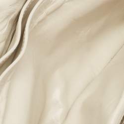 مملوكة مسبقًا Bottega Veneta Off-White Padded Leather Bifold Clutch