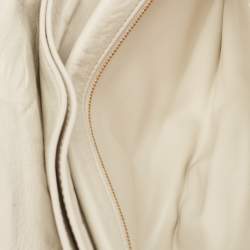 مملوكة مسبقًا Bottega Veneta Off-White Padded Leather Bifold Clutch