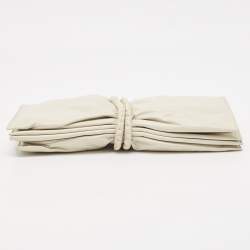 مملوكة مسبقًا Bottega Veneta Off-White Padded Leather Bifold Clutch