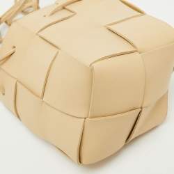 Pre Owned Bottega Veneta Porridge Cream Leather Mini Cassette Bucket Bag
