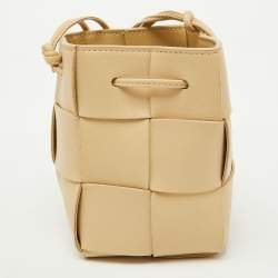 Pre Owned Bottega Veneta Porridge Cream Leather Mini Cassette Bucket Bag