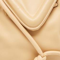 مملوكة مسبقًا Bottega Veneta Beige Leather Beak Shoulder Bag