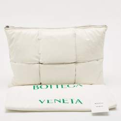 Pre Owned حقيبة بوتيغا فينيتا كبيرة الحجم بجلد إنتشياتو مبطن أبيض مع سحاب