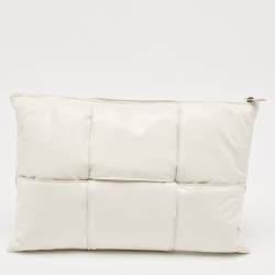 Pre Owned حقيبة بوتيغا فينيتا كبيرة الحجم بجلد إنتشياتو مبطن أبيض مع سحاب