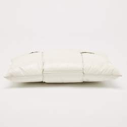 Pre Owned حقيبة بوتيغا فينيتا كبيرة الحجم بجلد إنتشياتو مبطن أبيض مع سحاب