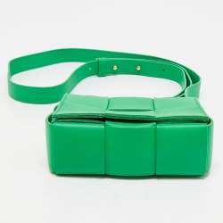 Pre Owned Bottega Veneta Green Intrecciato Leather Mini Candy Cassette Crossbody Bag
