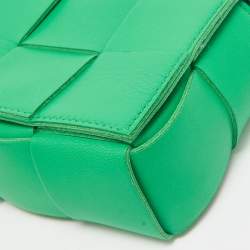 Pre Owned Bottega Veneta Green Intrecciato Leather Mini Candy Cassette Crossbody Bag